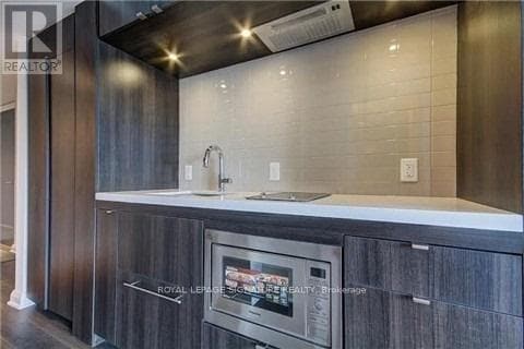 Building Photo - 155 Yorkville Ave