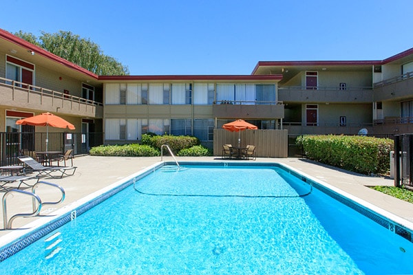 Two Swimming Pools Onsite - Montoya Garden