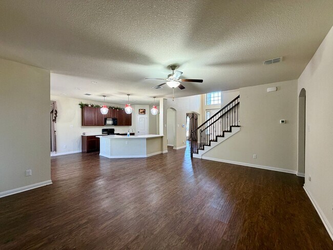 Foto del edificio - 4BR / 2BA House For Lease in Park Meadows | Midway ISD