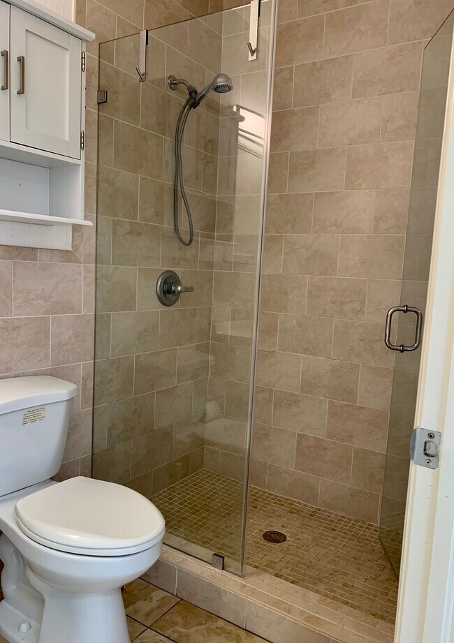 Building Photo - 1001 SW 74th Ct