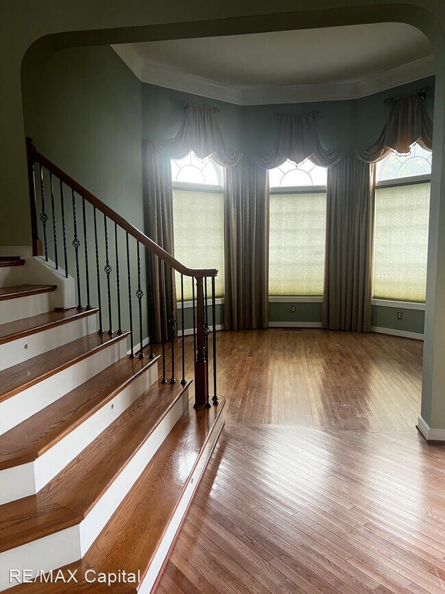 Foto del edificio - 5 br, 4 bath House - 102 POTTER LANE