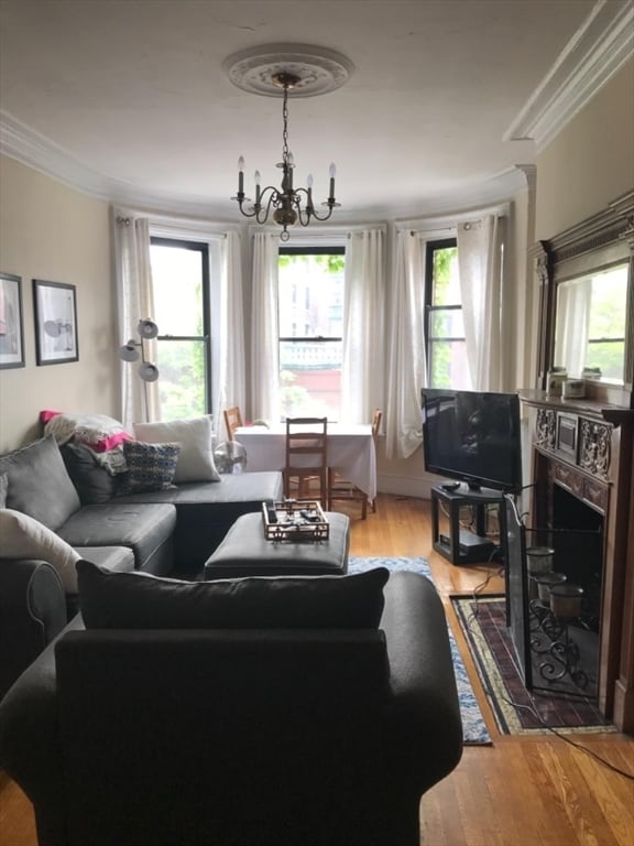 Building Photo - 423 Marlborough St