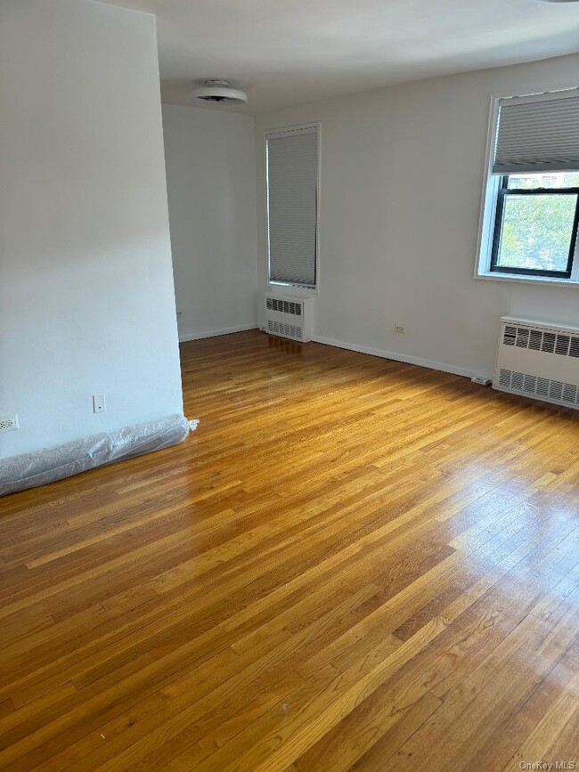 Foto del edificio - 84-10 153rd Ave
