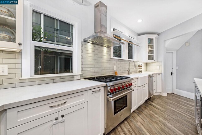 Foto del edificio - 4145 Emerald St