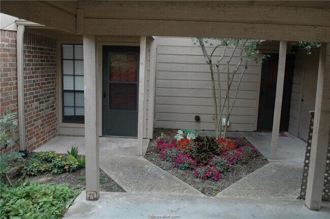 Foto del edificio - 2805 Oakside Dr