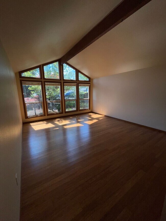 Foto del edificio - Cute Home with large yard in Hillsboro