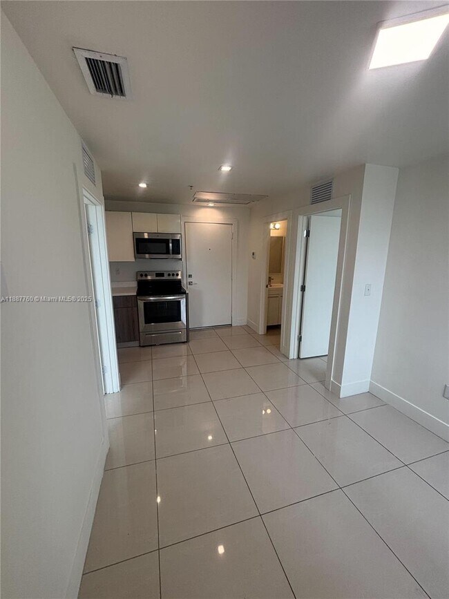 Foto del edificio - 829 SW 18th Ave