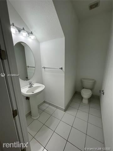 Building Photo - 2 br, 2.5 bath Condo - 2700 N Federal Hwy