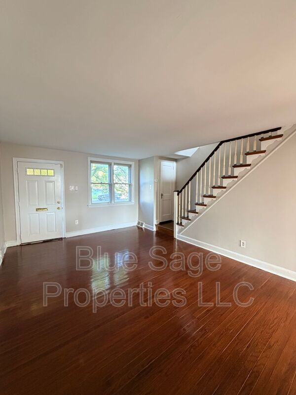Foto del edificio - 902 Maple Ave