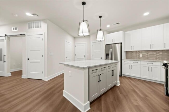 Building Photo - 2648 Sandy Plains Rd