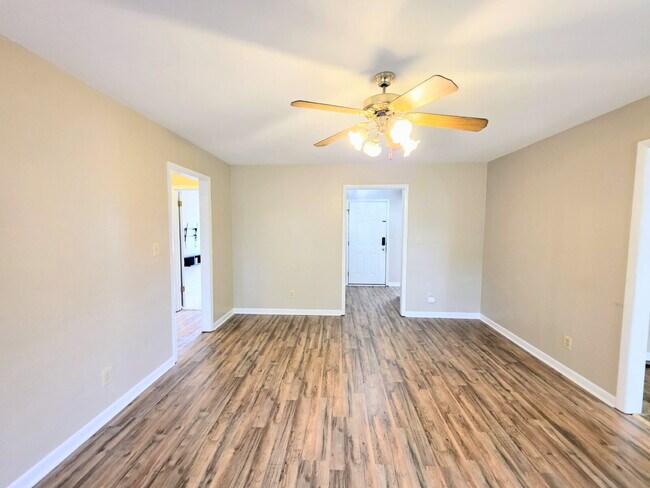 Building Photo - 1179 Butterwood Cir