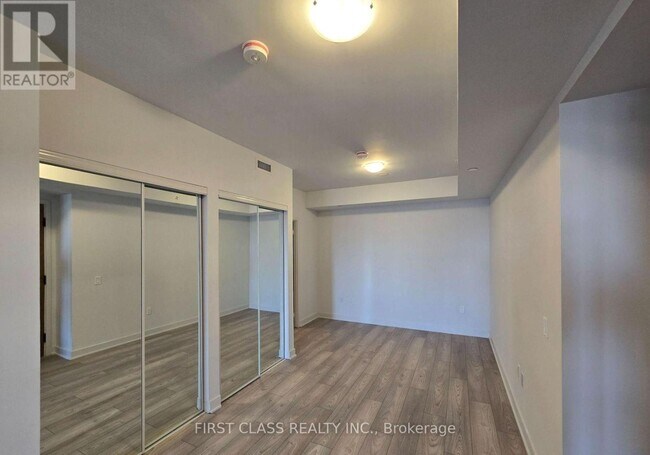 Photo du bâtiment - 2920 Hwy 7