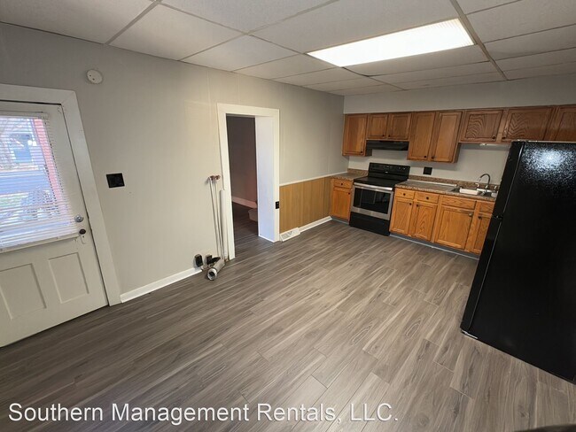 Foto del edificio - 2 br, 1 bath House - 648 Broadway Apt B
