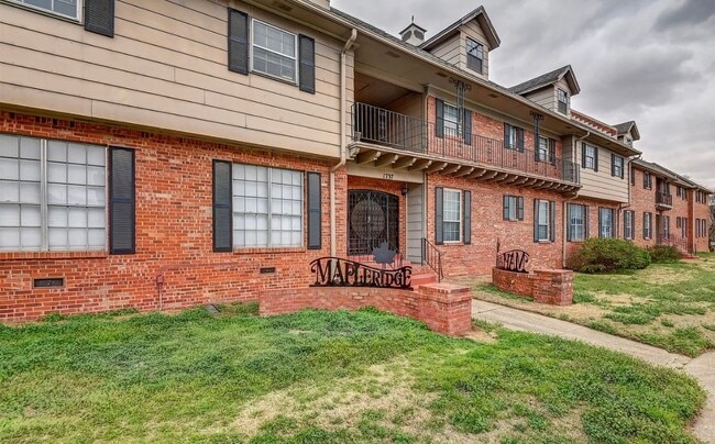 Foto del edificio - 1735 S Peoria Ave