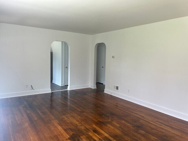 Building Photo - Beautiful Single Family Home