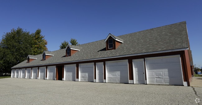 Building Photo - Brookmeadow Apartments