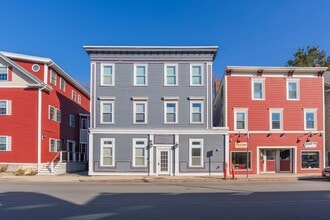 Building Photo - 93 Bridge St