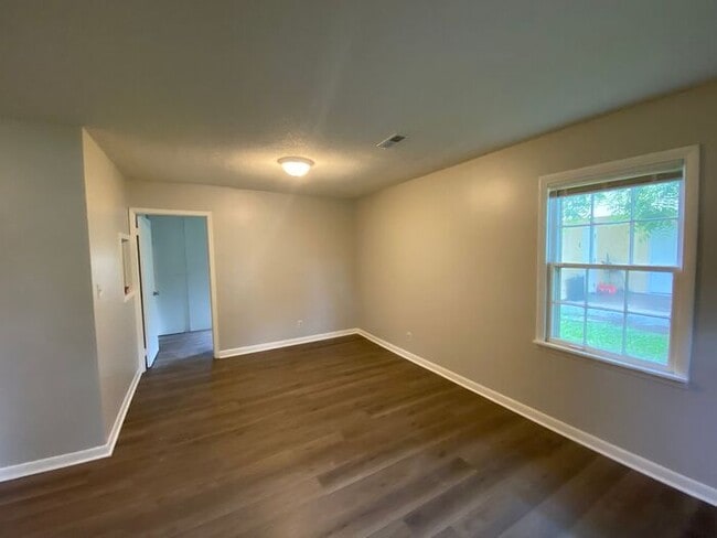 Foto del edificio - Pre-leasing for an October move in