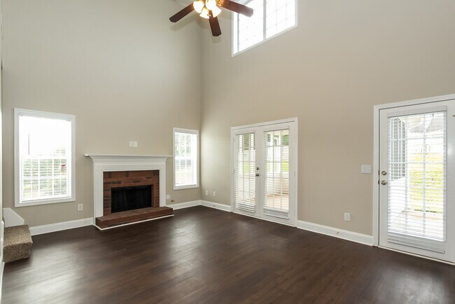 Building Photo - 370 Whitney Ln