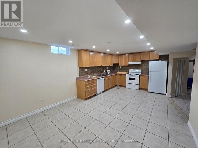 Building Photo - 34 Sonley Dr