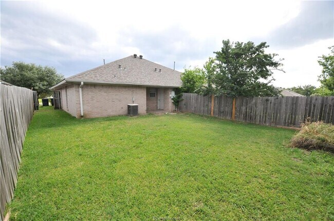 Building Photo - 2334 Trace Meadows
