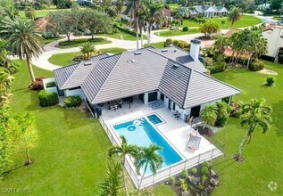 Building Photo - 4702 Oak Leaf Dr