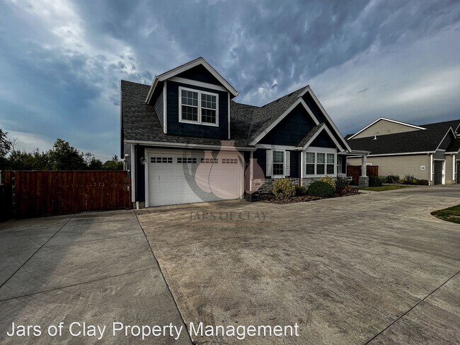Building Photo - 5 br, 3 bath House - 3147 NE Nehalem Ave #...