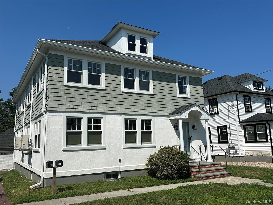 Primary Photo - 40 Smith St