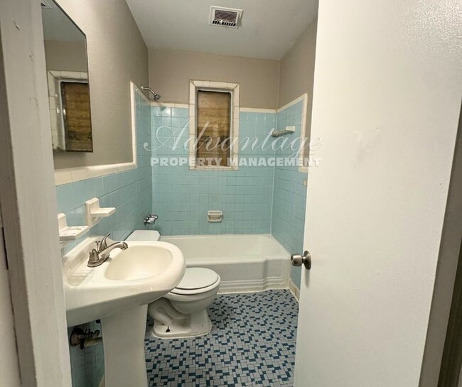 Foto del edificio - Charming 3 bed 1.5 bath home - Open to Sec...