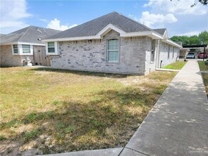 Building Photo - 23 W Candlelight Ln