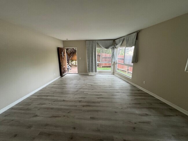 Foto del edificio - 5401 W Olympic Blvd