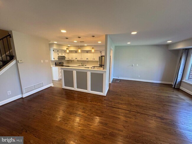 Foto del edificio - 1002 Worthington Dr