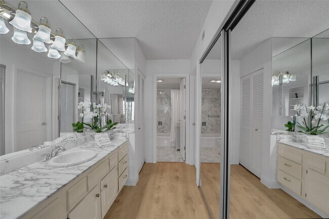 Building Photo - 5100 N Ocean Blvd