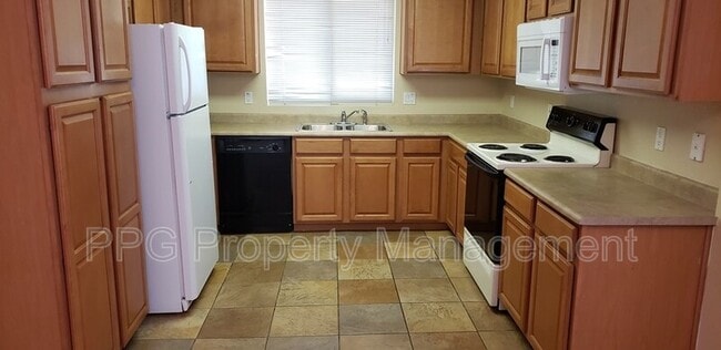 Building Photo - 2434 S 83rd Dr