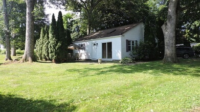 Building Photo - 57 Knollcrest Rd