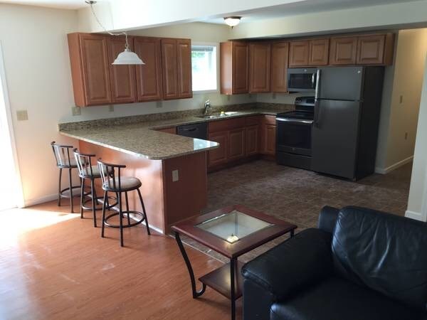 Primary Photo - 105 Birdseyeview Dr