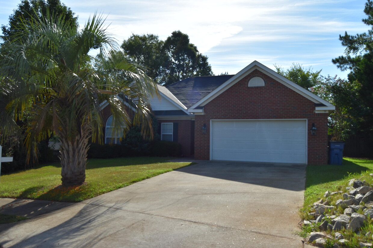 Foto principal - 410 Little Falls Way
