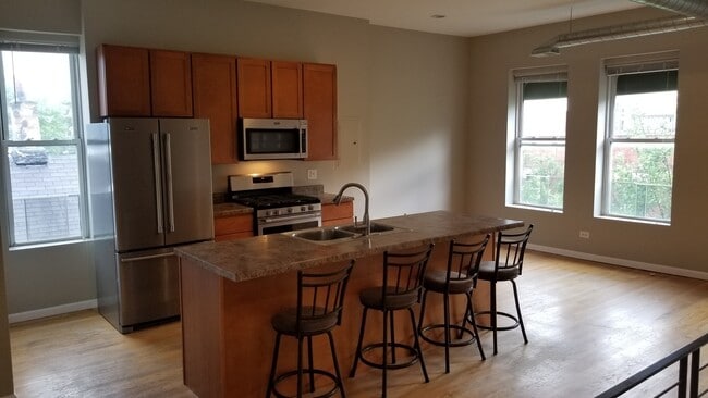 Building Photo - 751 N Elizabeth St