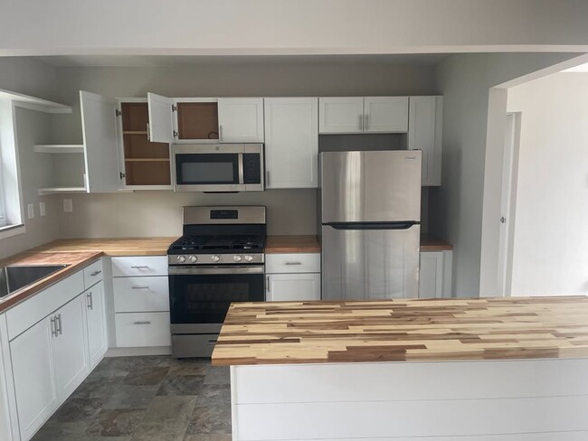 Foto del edificio - 6952 Beechmont Ave