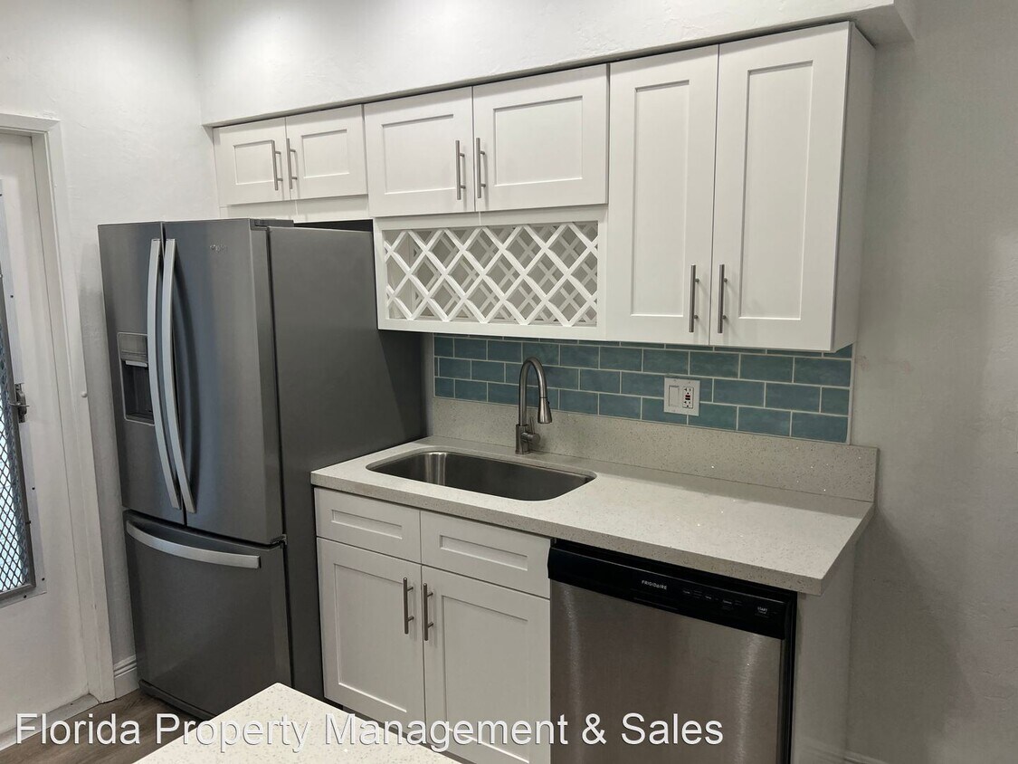 Primary Photo - 2 br, 1 bath House - 2100 NE 39th St, #404