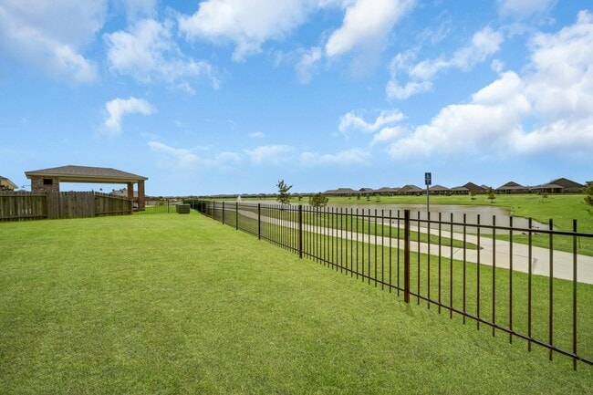 Foto del edificio - 4911 Bella Danielle Ct