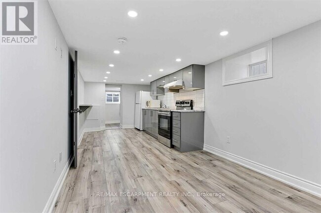 Photo du bâtiment - 54 Craigmiller Ave