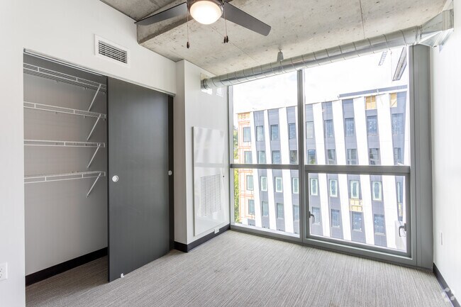 2HAB, 2BA - 982 ft² - Collective on 4th