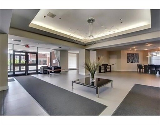 Foto del edificio - 15 N Beacon St