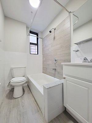 Foto del edificio - 2 bedroom in BRONX NY 10459