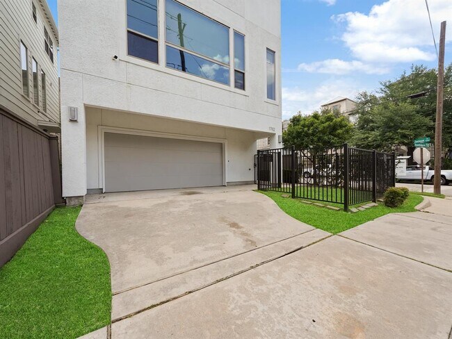 Foto del edificio - 1702 Southmore Blvd