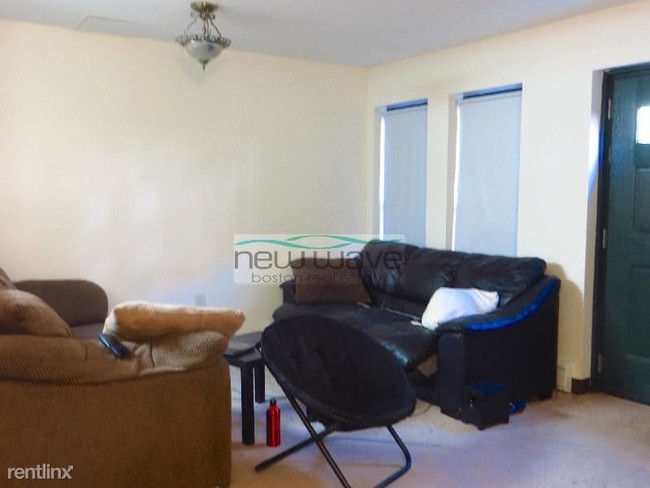 Building Photo - 3 br, 2 bath  - 400 Massachusetts Ave Apt 2