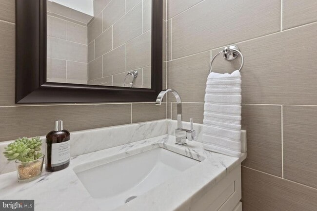 Foto del edificio - 2140 Wisconsin Ave NW