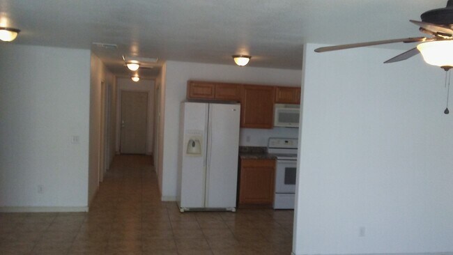 Building Photo - 10549 W Carousel Dr