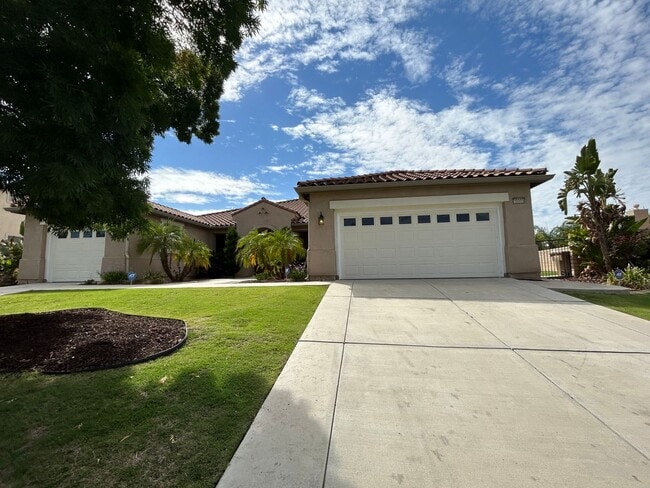 Building Photo - 15005 Via Messina Dr